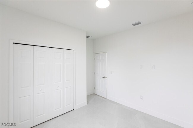 Building Photo - 3103 E 18th St