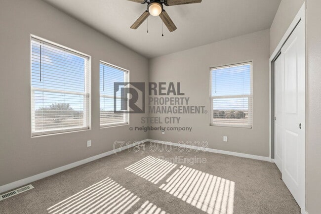 Building Photo - 295 W Acorn Dr