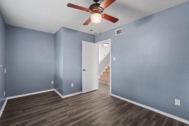 Building Photo - 9901 Willers Way