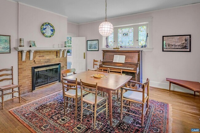 Building Photo - 502 Park Hill