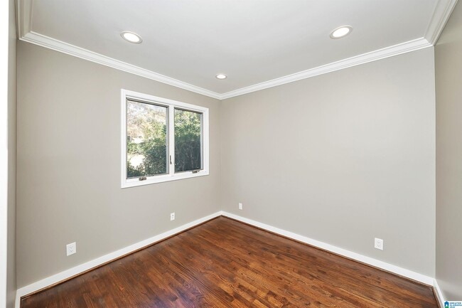 Building Photo - 2005 Chestnut Rd