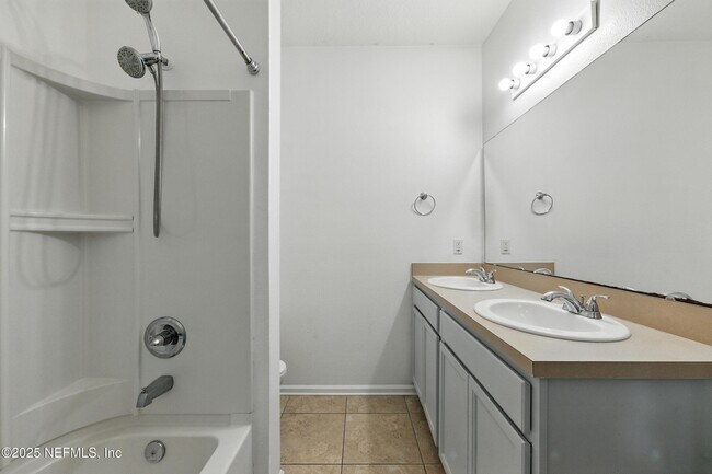 Building Photo - 1002 Wetland Ridge Cir