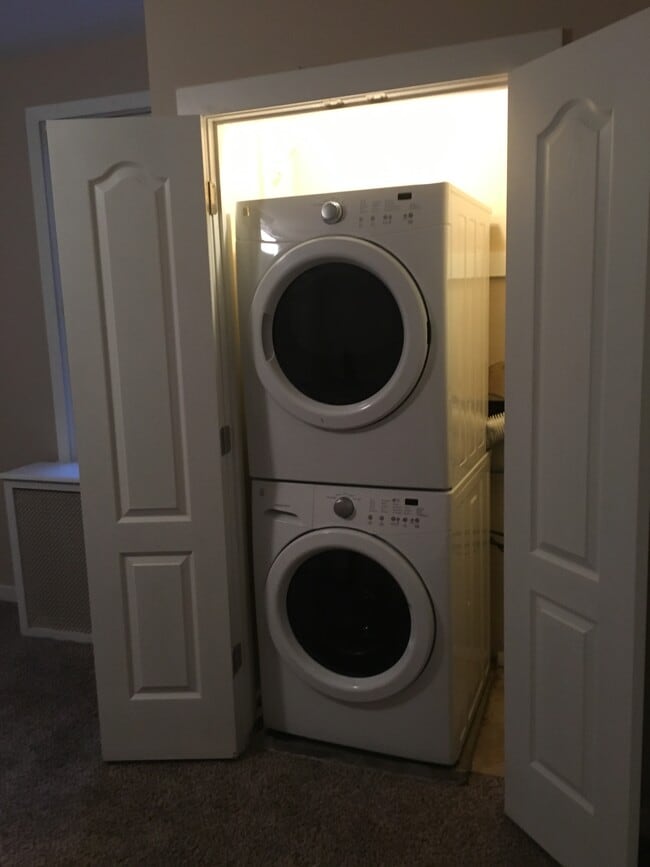 Building Photo - 714 Station Ave