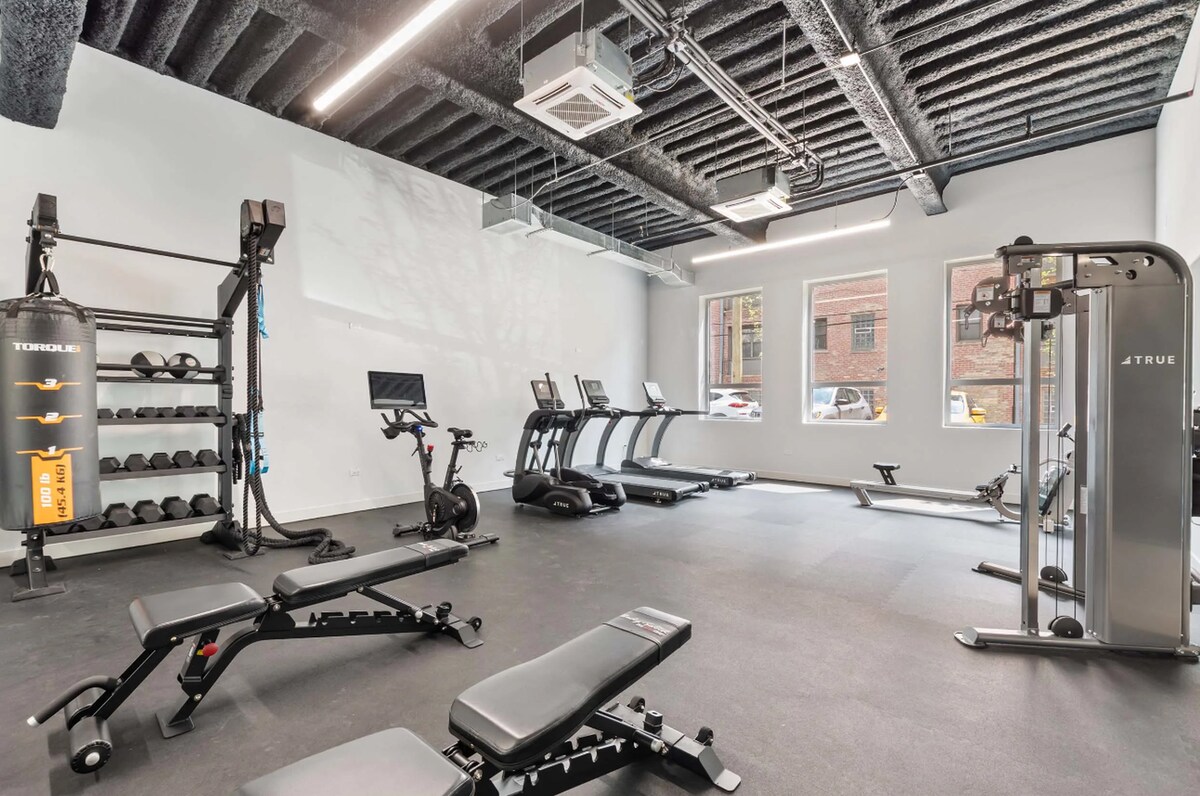 Building Photo - 948 W Sunnyside Ave