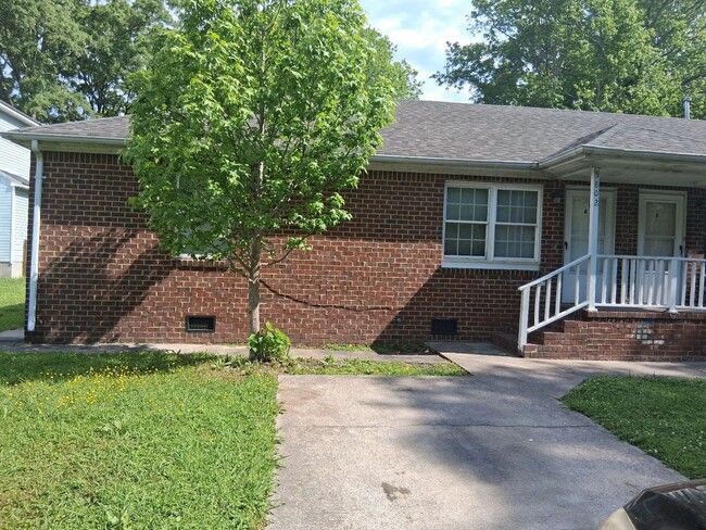 Primary Photo - 5802 Dunkirk St