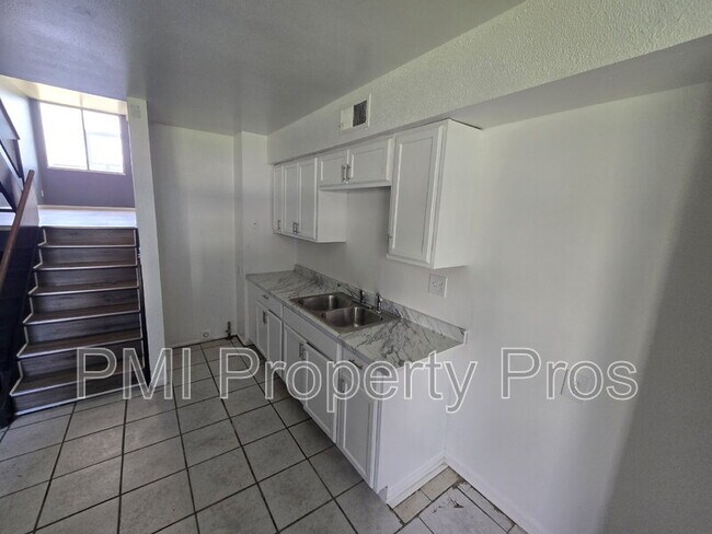 Building Photo - 8842 N 95th St