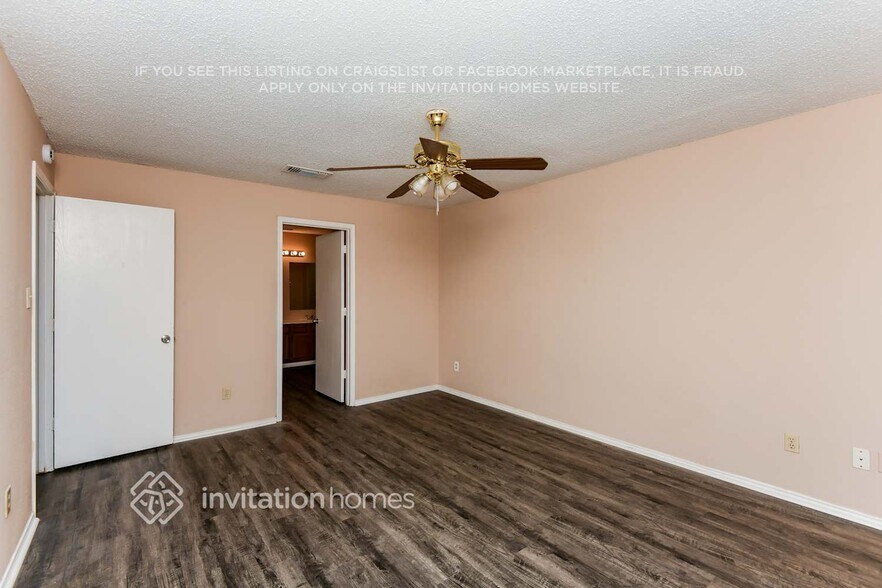 Building Photo - 3805 Waxwing Cir S