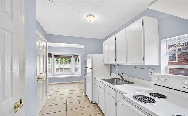 Building Photo - 2571 Temple Johnson Rd SW