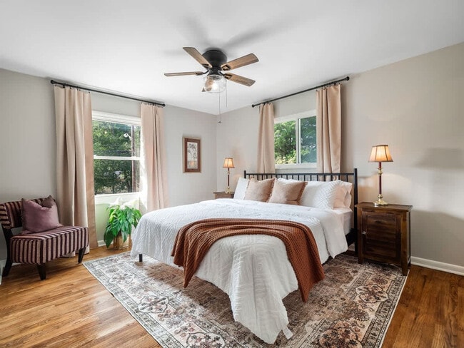 Building Photo - 670 Treeside Dr