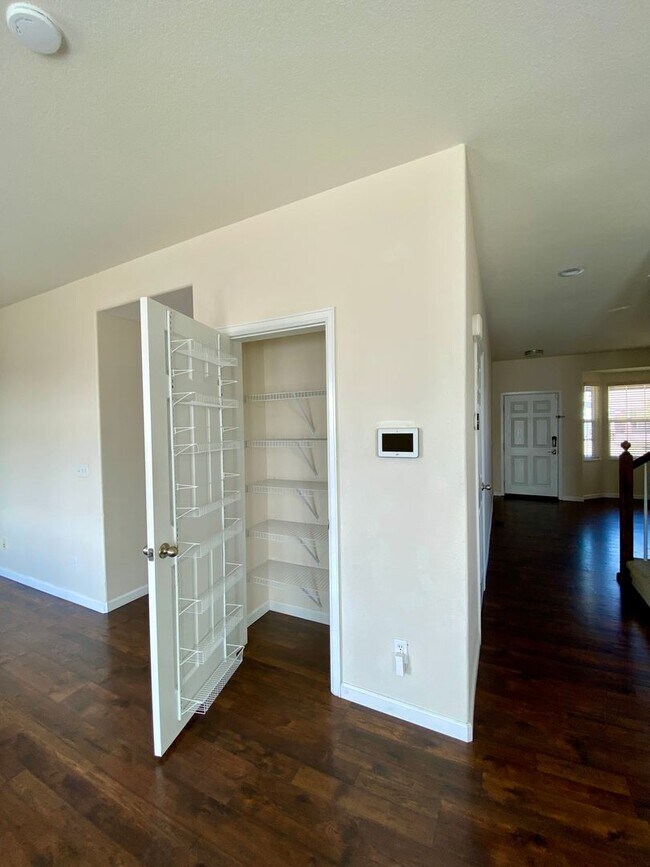 Building Photo - Multi Level Living in Fountain! Private Suite with Kitchenette in Basement! 5 Bedroom in 80817