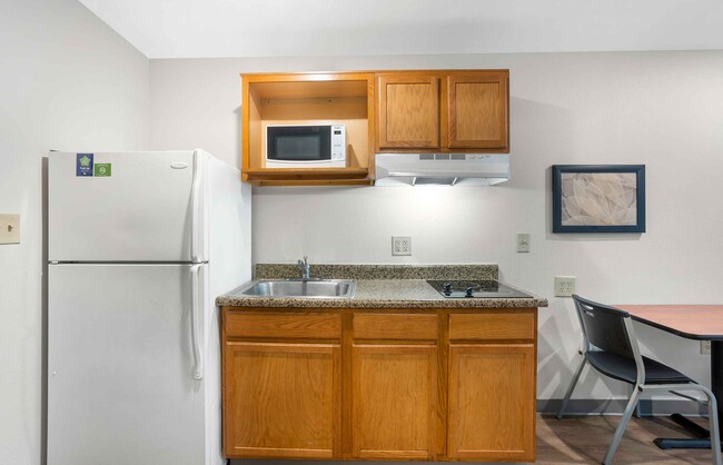 Building Photo - Furnished Studio-Springfield - South - Bat...