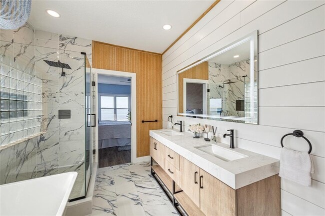 Building Photo - 1322 Outrigger St