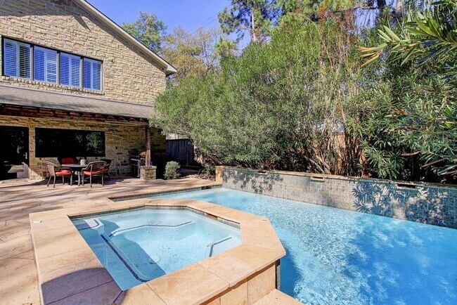 Building Photo - 9310 Oakford Ct