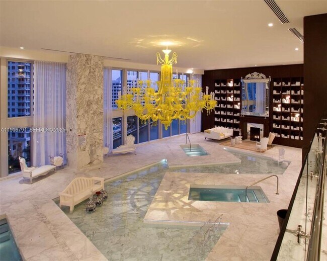 Building Photo - 485 Brickell Ave