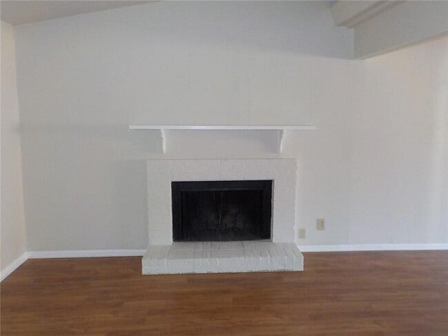 Building Photo - 2708 Parker Ln