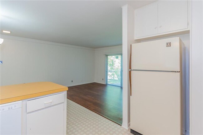 Building Photo - 2502 Trailside Dr