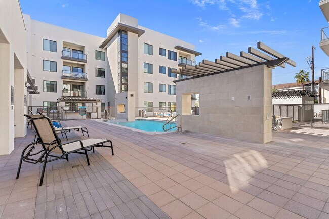 Building Photo - 7300 E Earll Dr