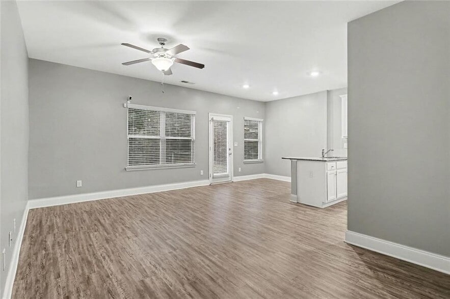 Building Photo - 7051 Fringe Flower Dr