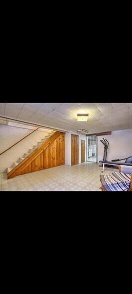 Building Photo - 563 E Frederick St