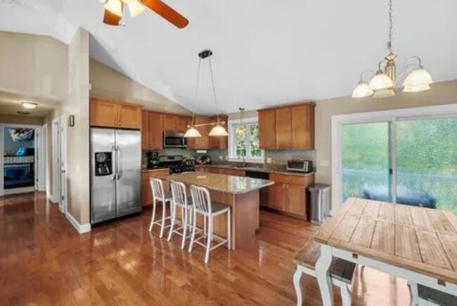 Building Photo - 96 Kilmer Ave