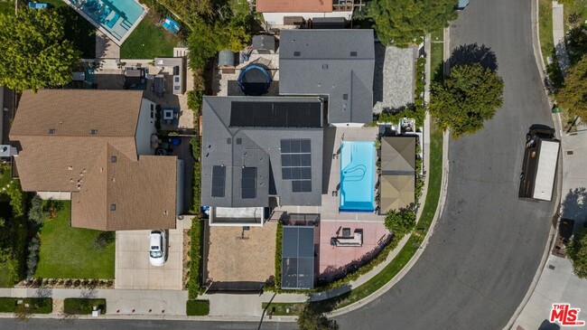 Building Photo - 6245 McLaren Ave