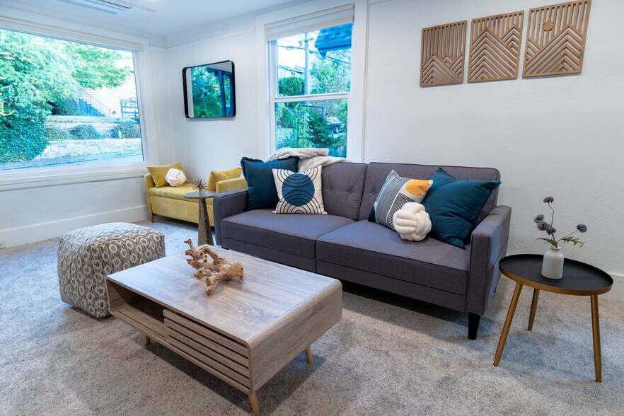 Building Photo - 1519 32nd Ave