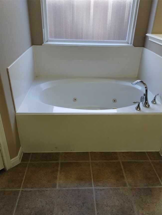 Building Photo - 16931 Creek Mountain Dr