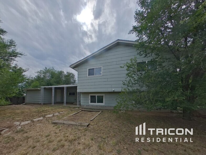 Building Photo - 2910 Monica Dr W
