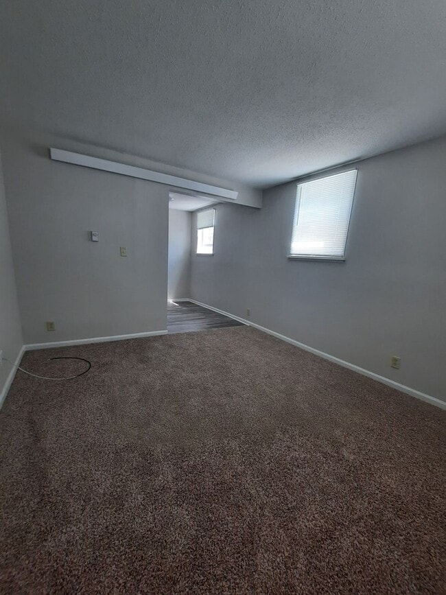 Building Photo - 644 Holcomb Ave