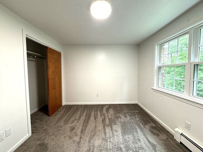 Building Photo - 803 Haverhill St