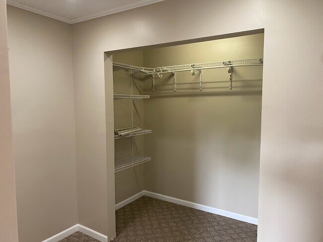 Building Photo - 1221 N Chicago Ave