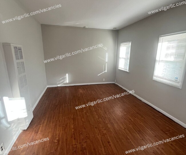 Building Photo - 133 N Lindberg St