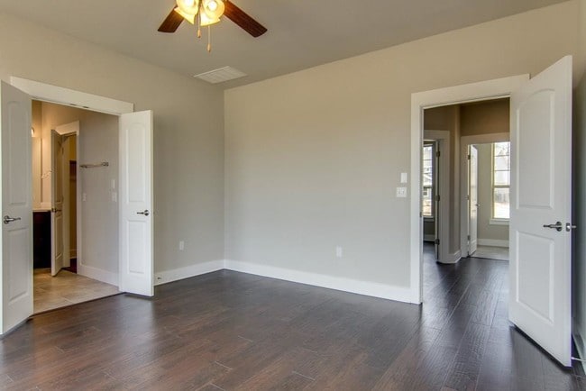 Building Photo - 9503 McKnight Lp