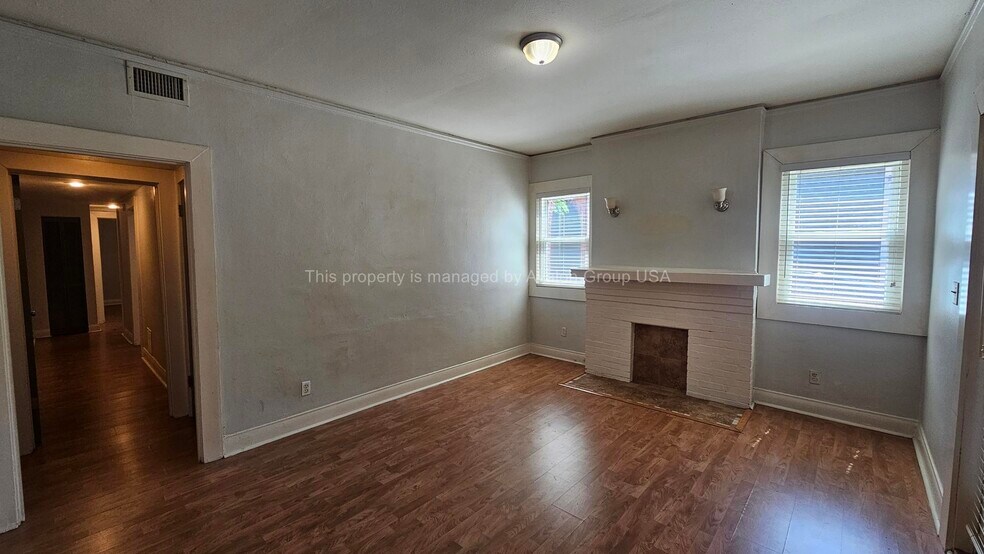 Building Photo - 2653 College St