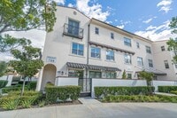 Building Photo - Unique 4-Bedroom, 3-story Live/Work Townhouse in the lushly landscaped Villa Metro Community!