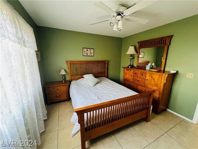 Building Photo - 8825 Stoney Point Dr