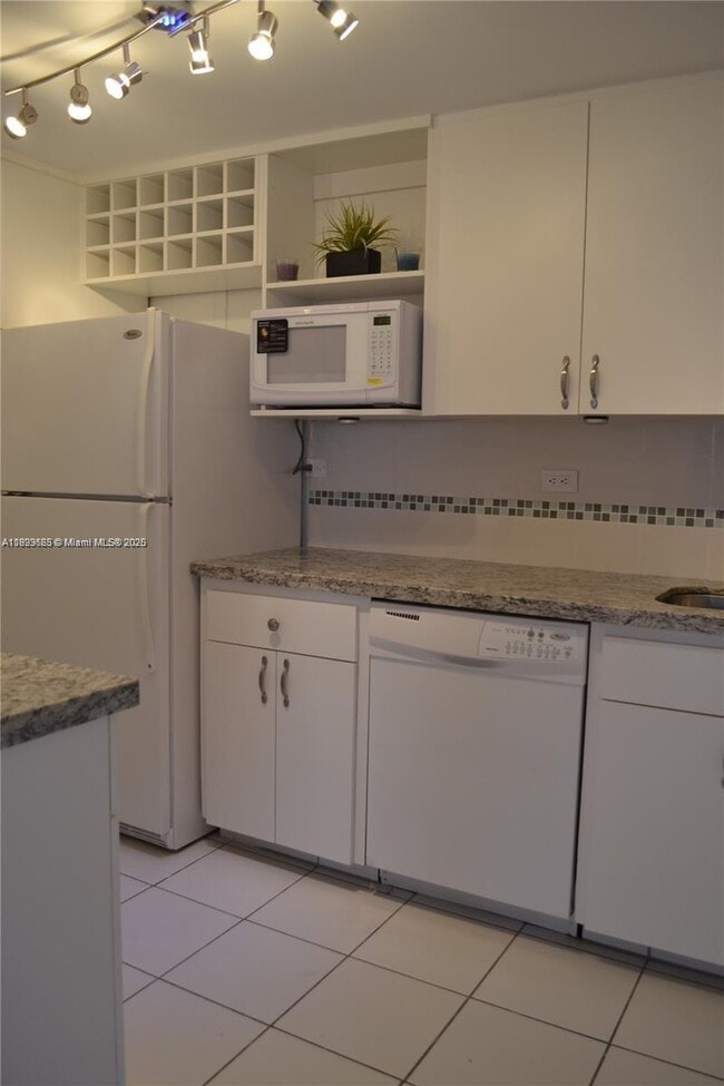 Building Photo - 2451 Brickell Ave