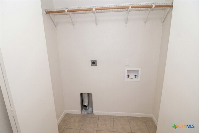 Building Photo - 2915 Sunflower Trail