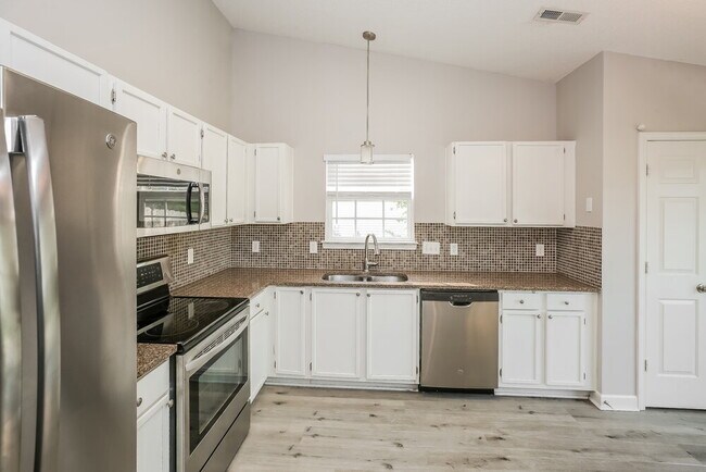Building Photo - 2852 Longspur Dr