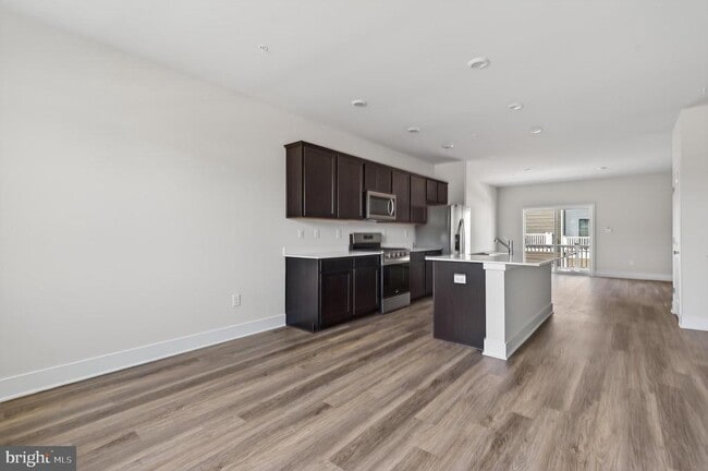 Building Photo - 5225 Manor Park Dr