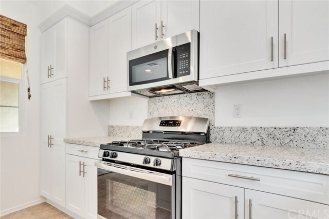 Building Photo - 677 Savi Dr