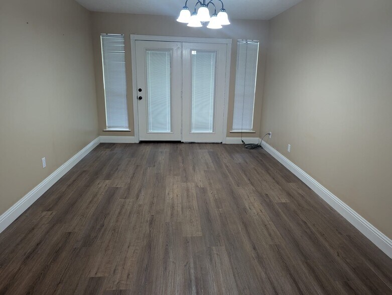 family room - 2719 Canal Ave