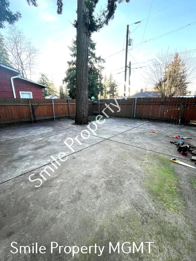 Building Photo - A nice house with 3 beds rooms and 2.5 baths.