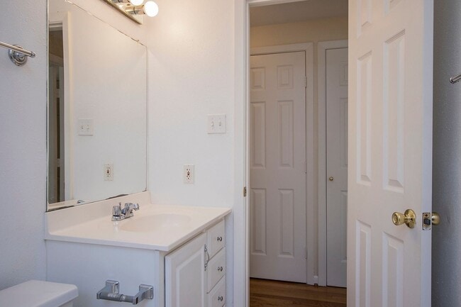 Building Photo - 1620 Hawthorne St