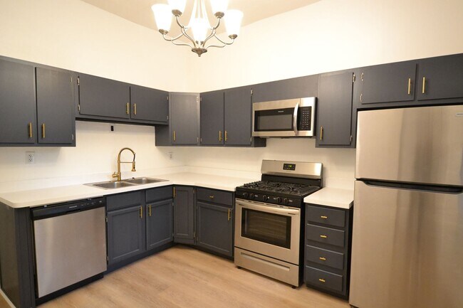 Building Photo - 2943 N Halsted St