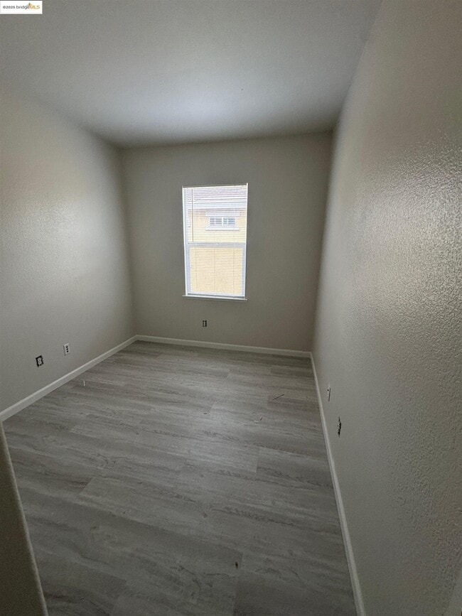 Building Photo - 68 Lexington Ct