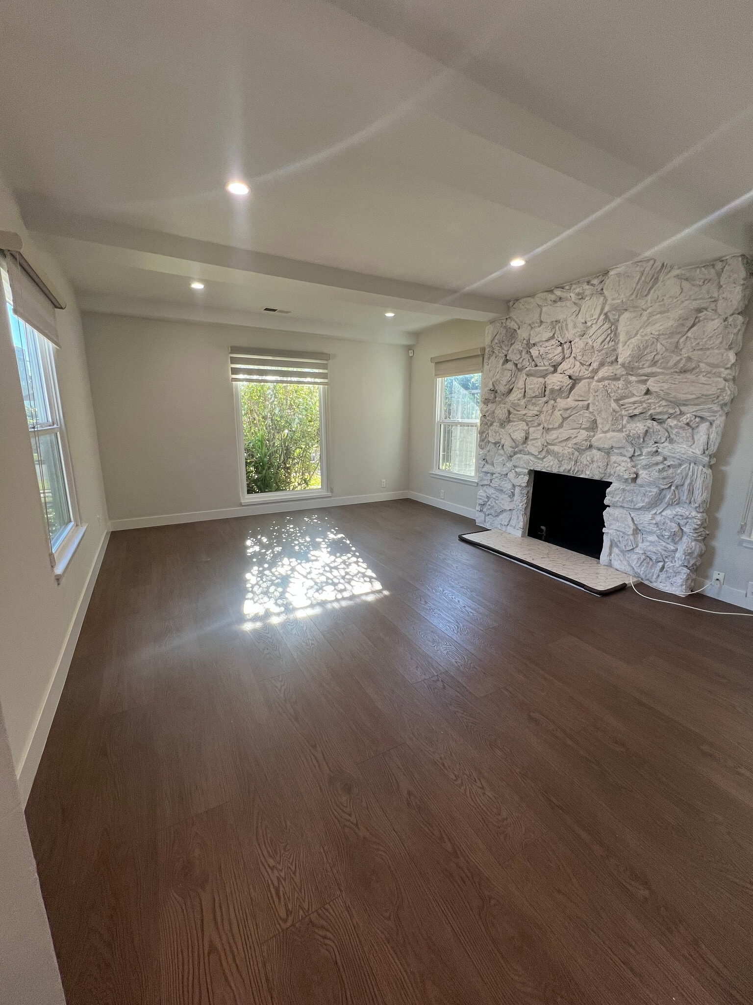 Building Photo - 1518 S Carmelina Ave