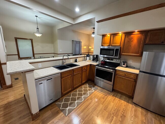 Building Photo - 1406 Shelby St