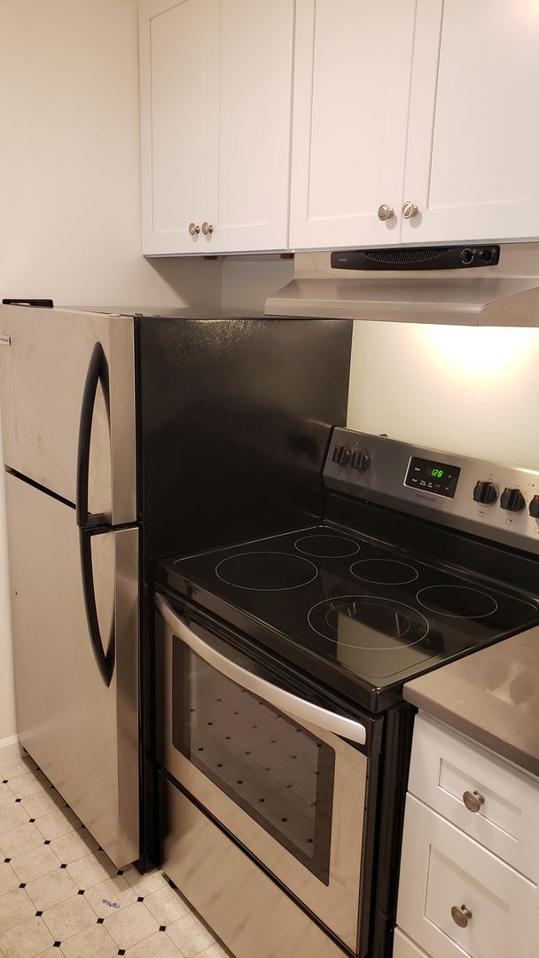 Building Photo - Cozy Studio Condo Available Now at Shelter Creek!