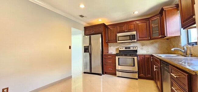 Building Photo - 3298 Shadow Wood Dr